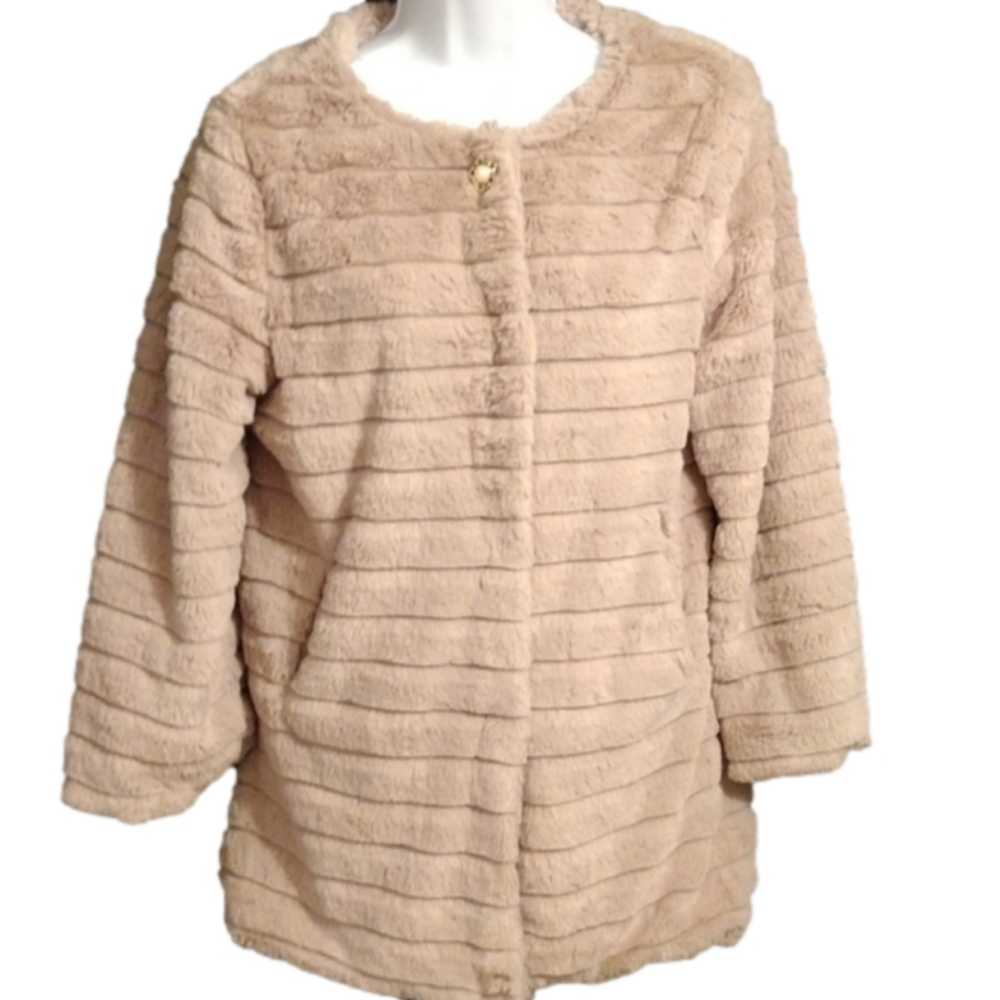 MeJane tan faux fur snap jacket with pockets